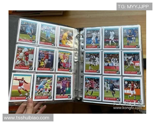 足球球星卡的材质探讨：硬卡与软卡的区别与优缺点分析