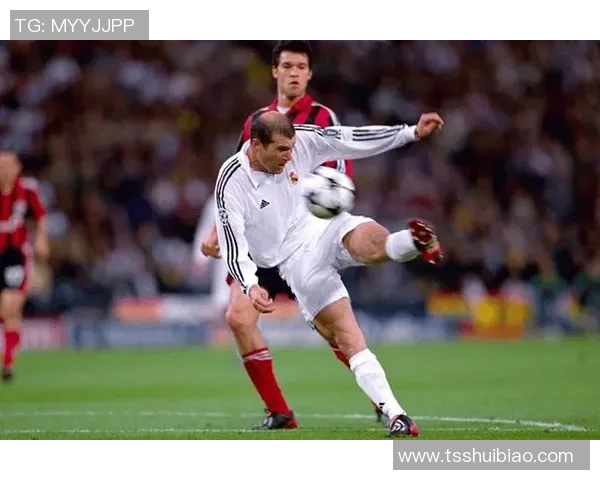 过人王足球巨星崛起 揭示他如何引领足球技术革新与比赛变革